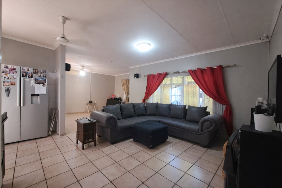 3 Bedroom Property for Sale in Geelhoutpark North West